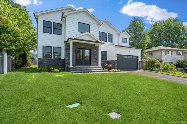 15 Lorraine ST, Syosset, NY 11791
