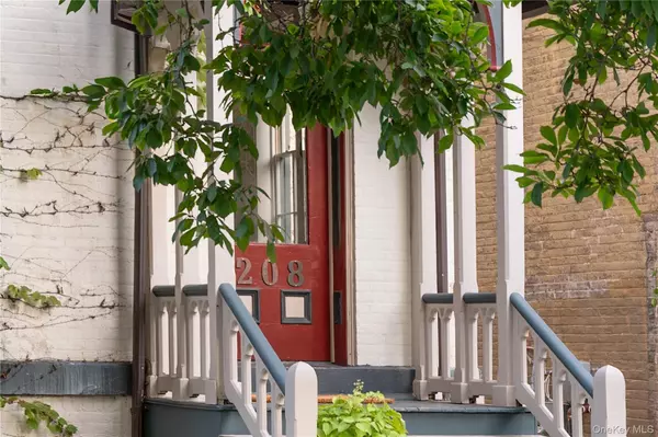 Newburgh, NY 12550,208 Montgomery ST