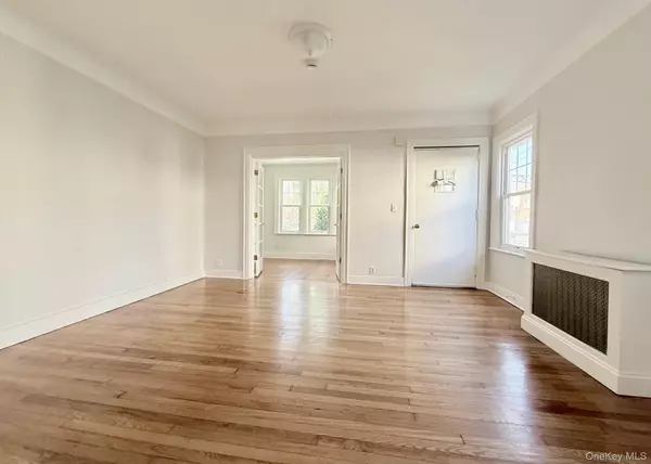 Mamaroneck, NY 10543,453 Beach AVE #Left