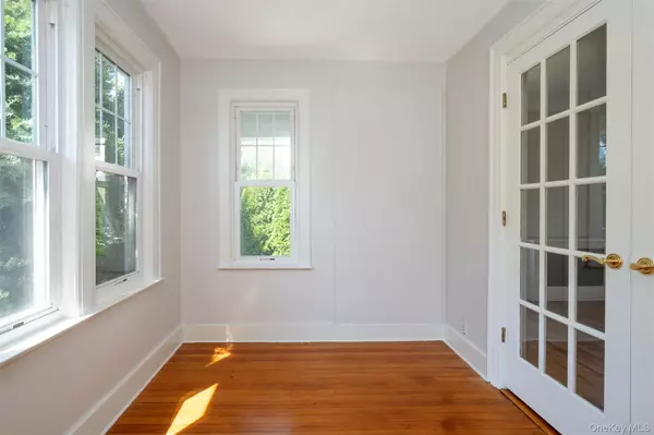 Mamaroneck, NY 10543,453 Beach AVE #Left