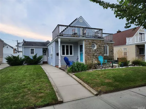Long Beach, NY 11561,616 W Market ST #Upper