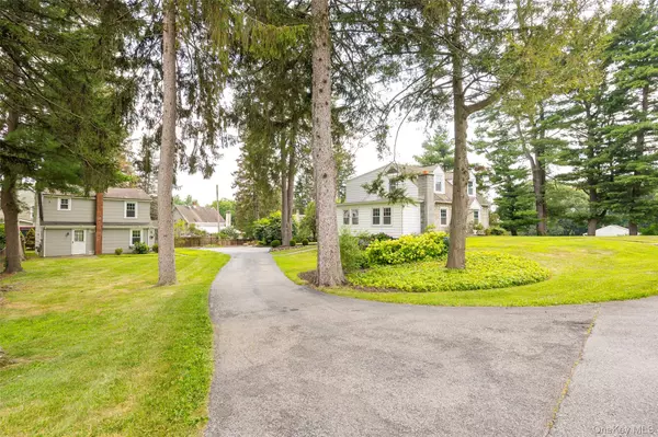 20-22 Kohlanaris DR, Poughkeepsie, NY 12601