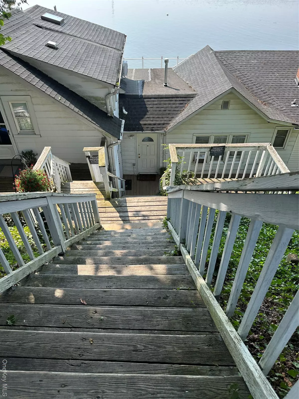 Northport, NY 11768,193 Woodbine #D