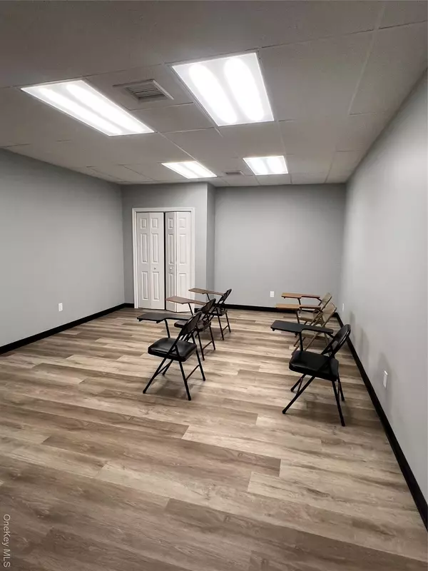 Bay Shore, NY 11706,1805 #11 5th AVE