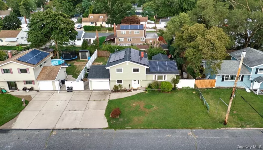 167 Gibson AVE, Brentwood, NY 11717