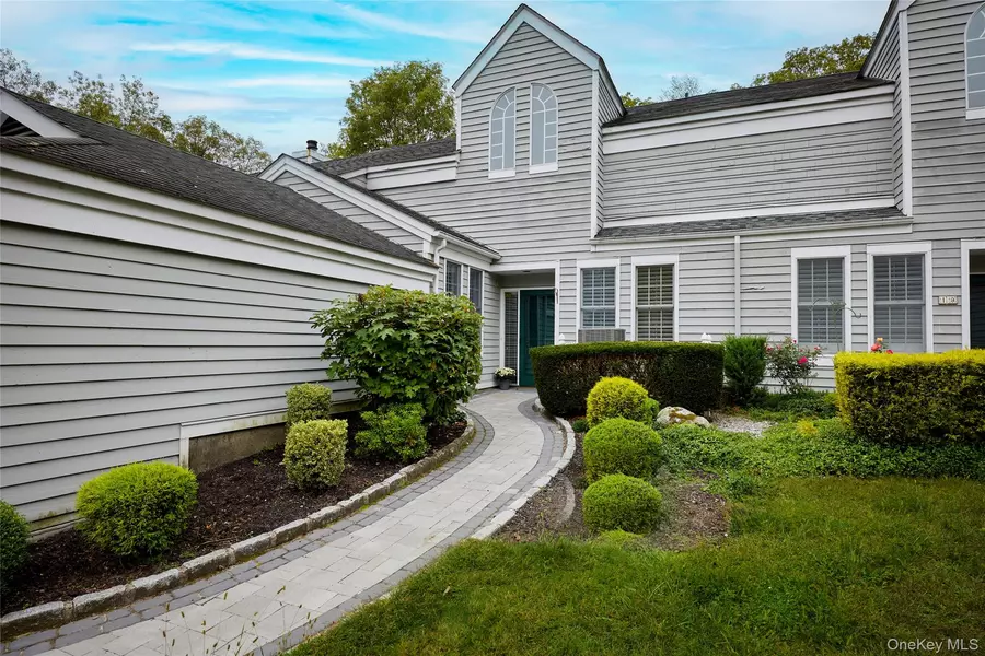 17 Woodlands DR, Tuxedo Park, NY 10987