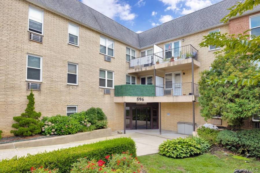 596 Broadway #10B, Lynbrook, NY 11563