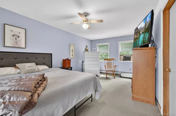 Warwick, NY 10990,160 Bellvale Lakes RD