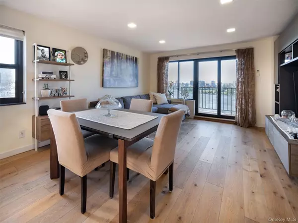Astoria, NY 11102,25-40 Shore BLVD #17K.