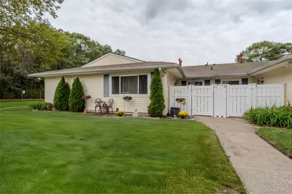 Holtsville, NY 11742,39 Storm DR