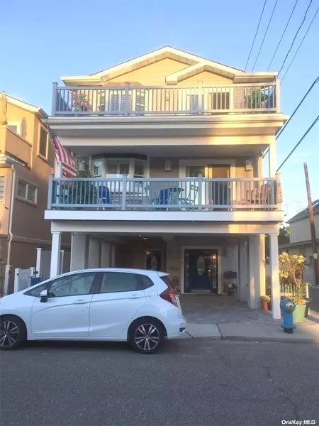 24 Virginia AVE #Top, Long Beach, NY 11561