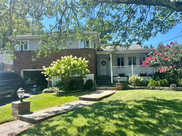 614 Bond CT, North Merrick, NY 11566