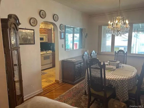 Glendale, NY 11385,78-40 78th ST