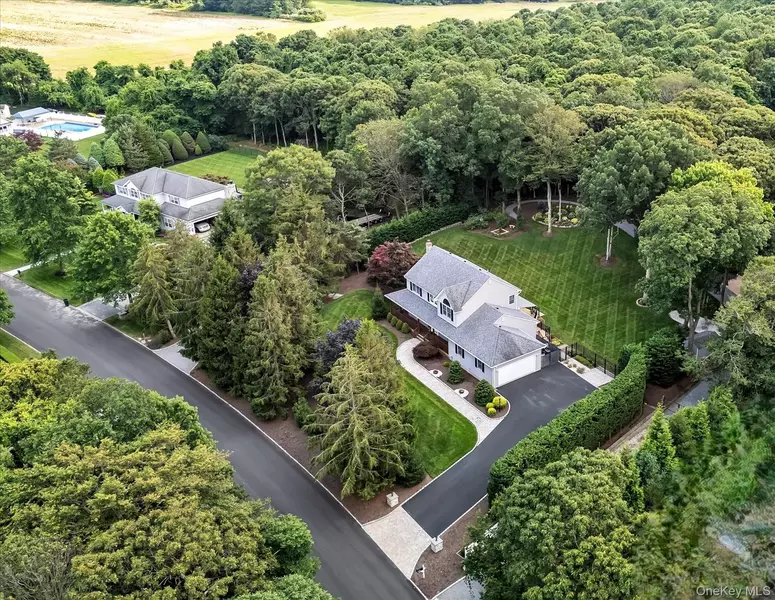 181 Landing LN, Baiting Hollow, NY 11933