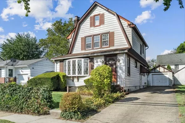 Malverne, NY 11565,39 Linmouth RD