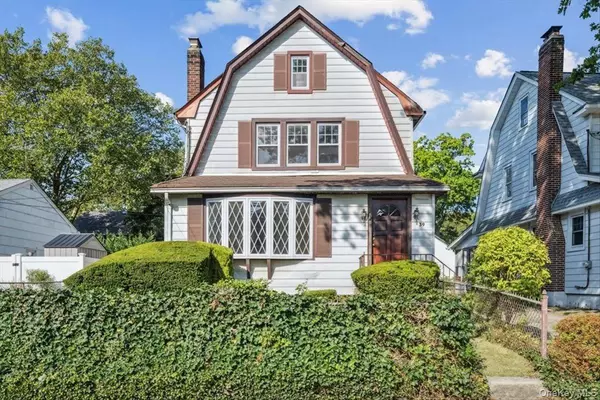 Malverne, NY 11565,39 Linmouth RD