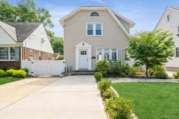 Malverne, NY 11565,42 Stuart AVE