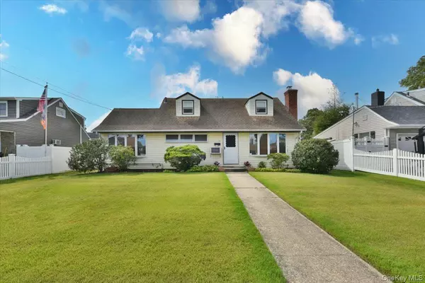 Massapequa, NY 11762,136 Maple ST
