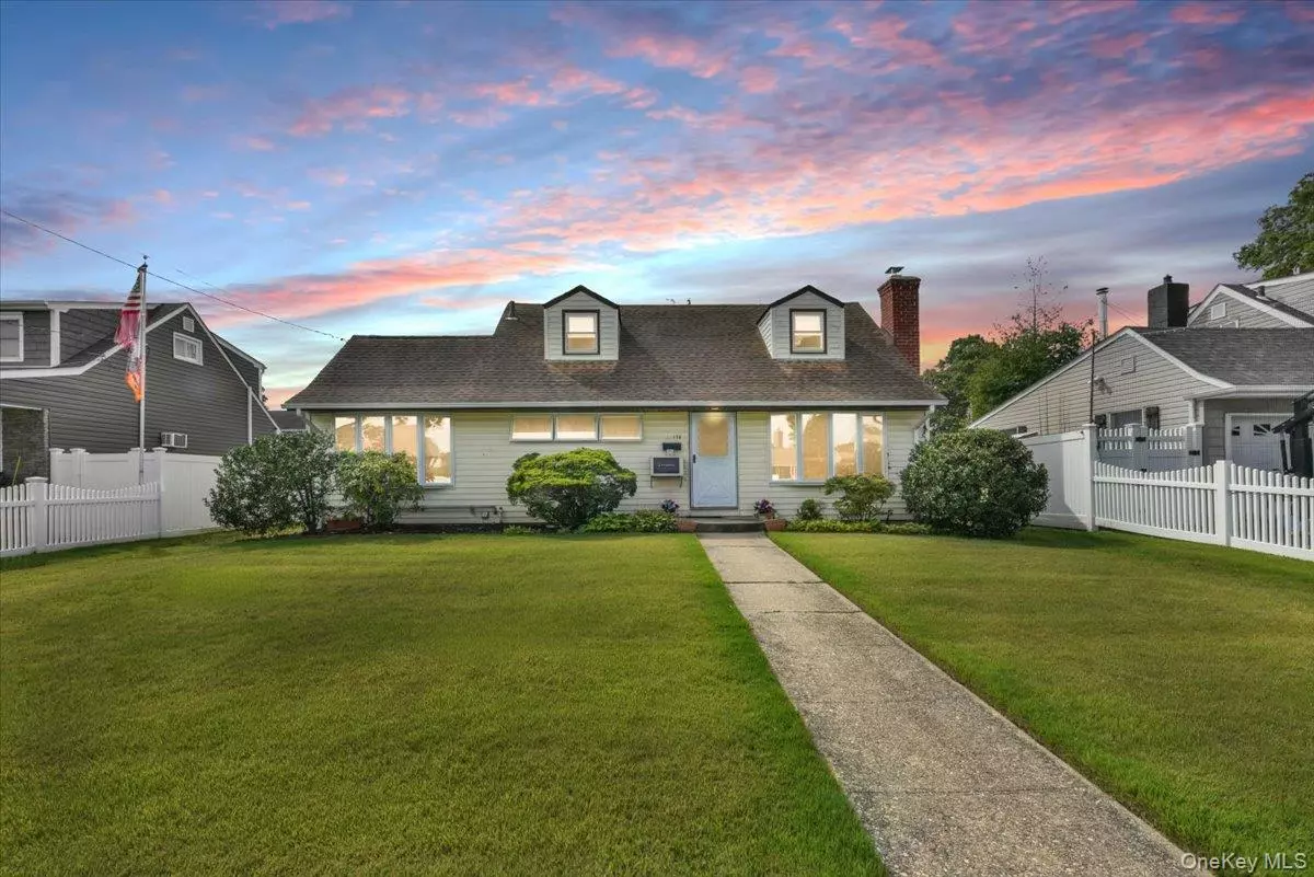 Massapequa, NY 11762,136 Maple ST