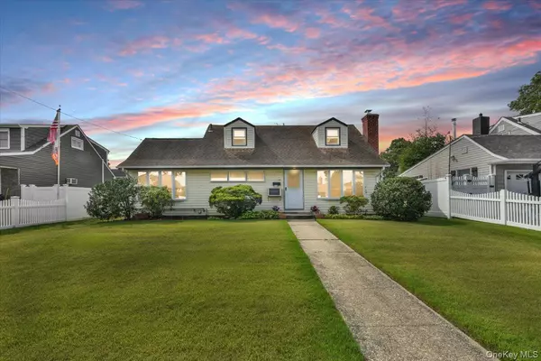 Massapequa, NY 11762,136 Maple ST