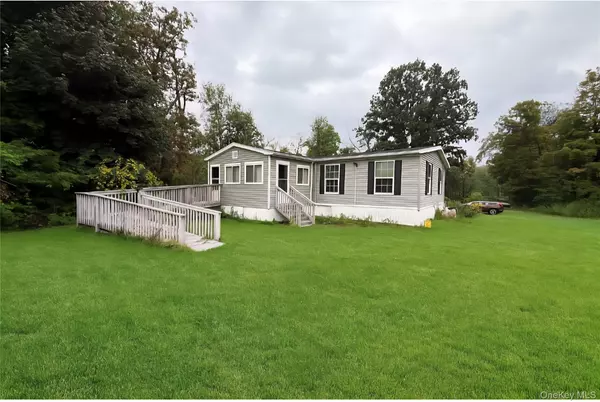 5 Depew Park, Plattekill, NY 12589