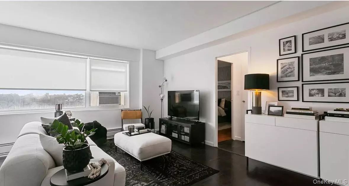 Bronx, NY 10468,6 Fordham Hill OVAL #8E