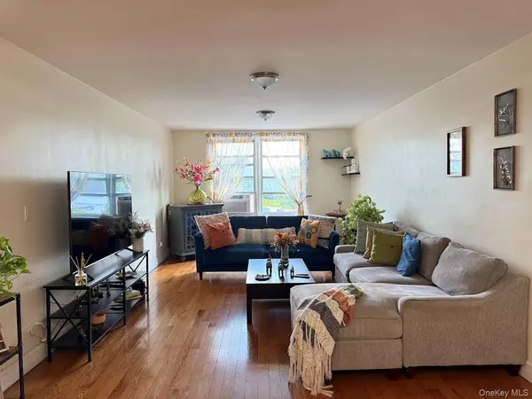 Woodside, NY 11377,60-11 Broadway #3S
