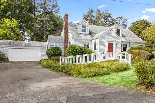 Greenlawn, NY 11740,41 Brush LN