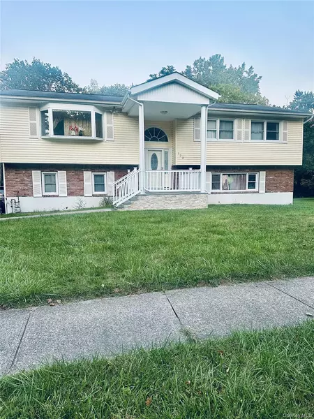 123 Rockland LN, Spring Valley, NY 10977