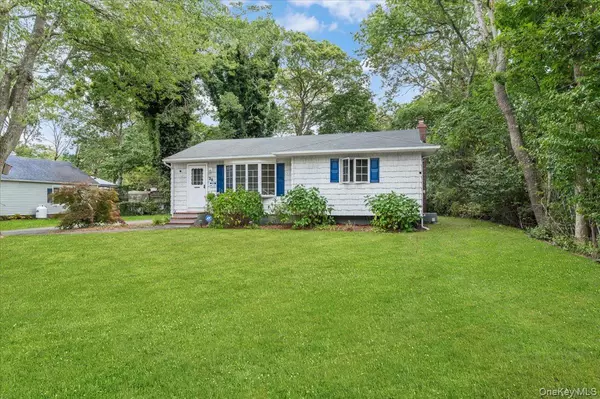 38 Barclay RD, Mastic Beach, NY 11951