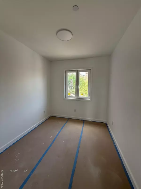 College Point, NY 11356,3-24 125th ST