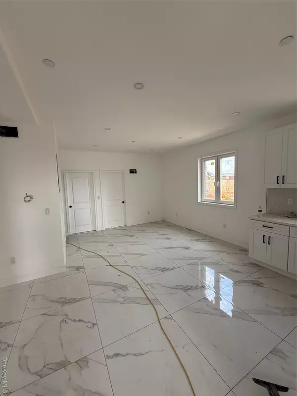 College Point, NY 11356,3-24 125th ST