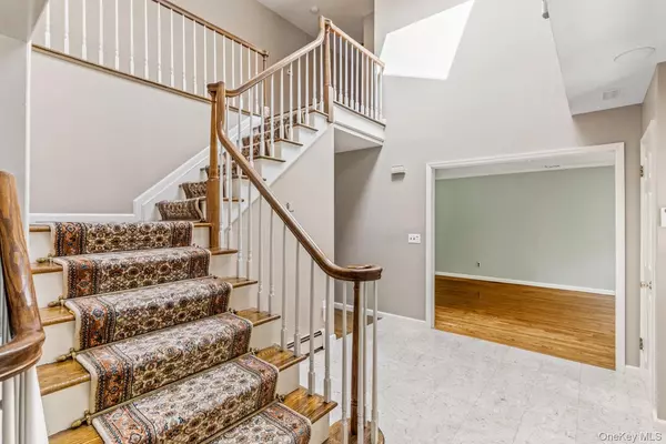 Manhasset, NY 11030,55 North DR