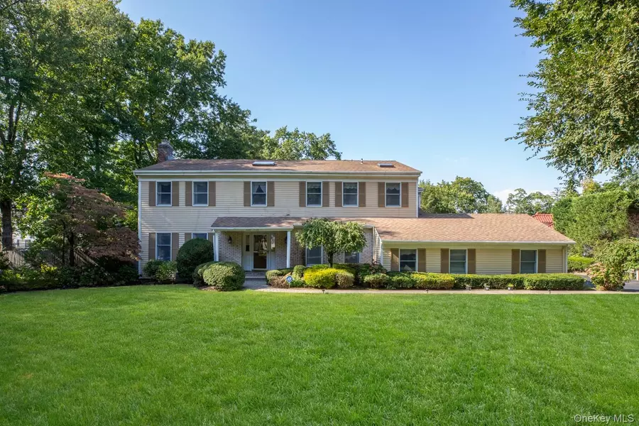 55 North DR, Manhasset, NY 11030