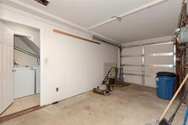 Bronx, NY 10464,223 Ditmars ST