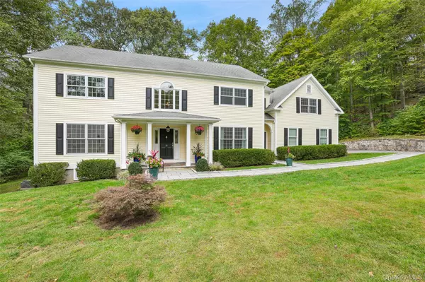 South Salem, NY 10590,19 Ledgewood LN