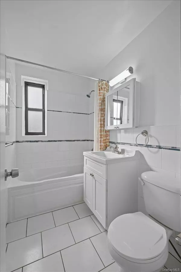 Bronx, NY 10463,3260 Netherland AVE #5F