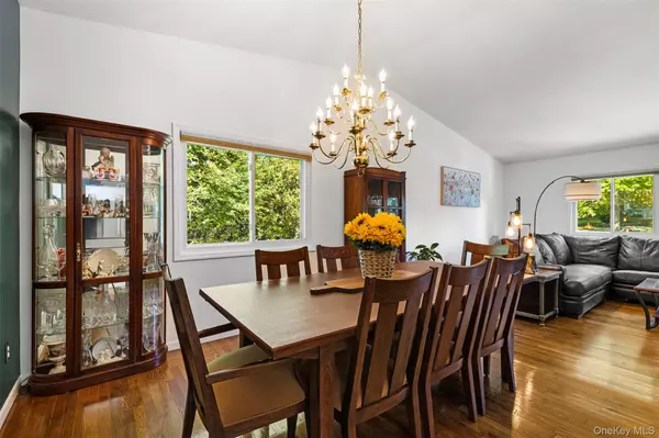 Scarsdale, NY 10583,40 Penny LN