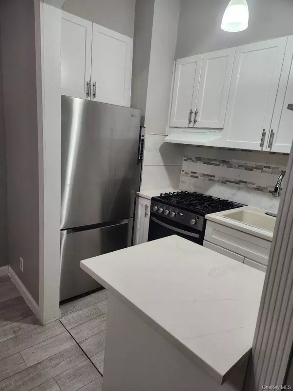 7419 Myrtle AVE, Glendale, NY 11385