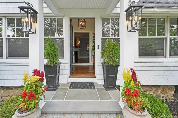 Eastchester, NY 10709,17 Deerfield AVE
