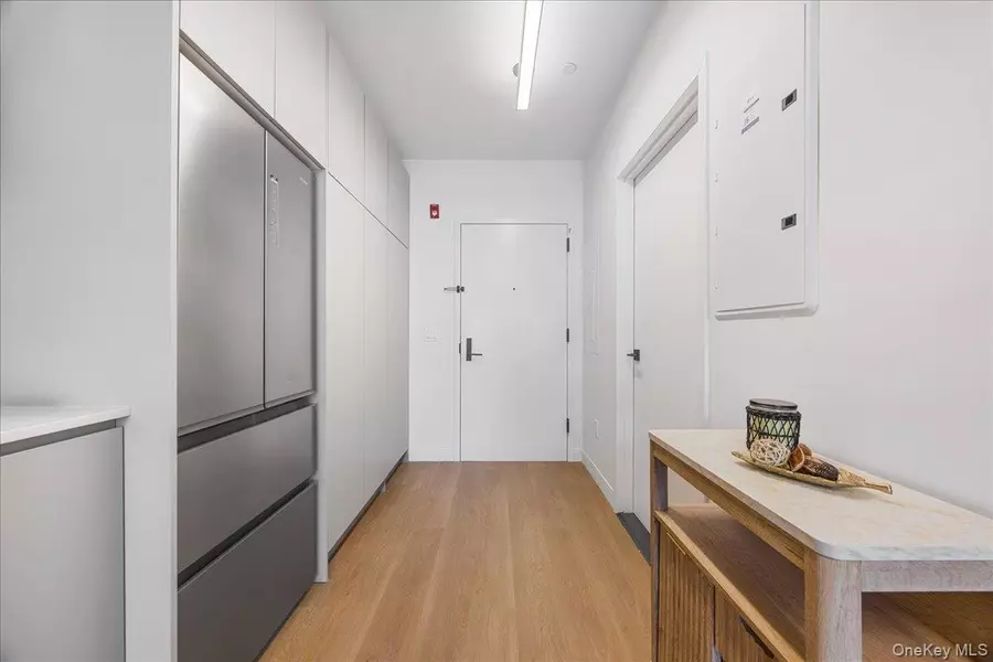 8 Chester AVE #121, White Plains, NY 10601
