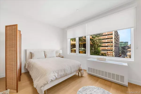White Plains, NY 10601,8 Chester AVE #121