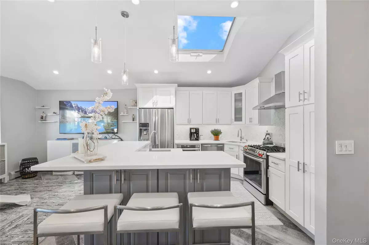 Ozone Park, NY 11417,150-19 95th ST #3