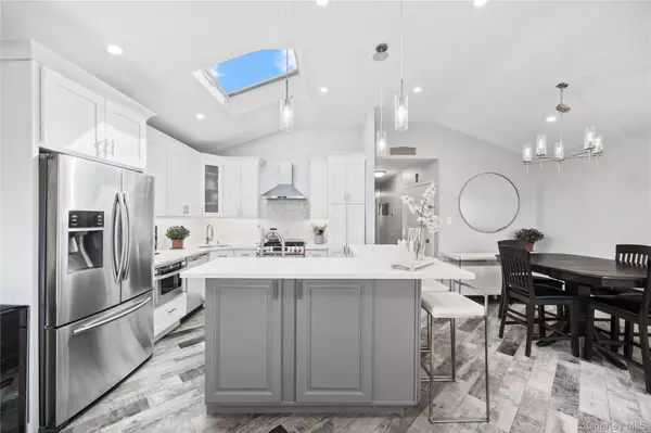 Ozone Park, NY 11417,150-19 95th ST #3