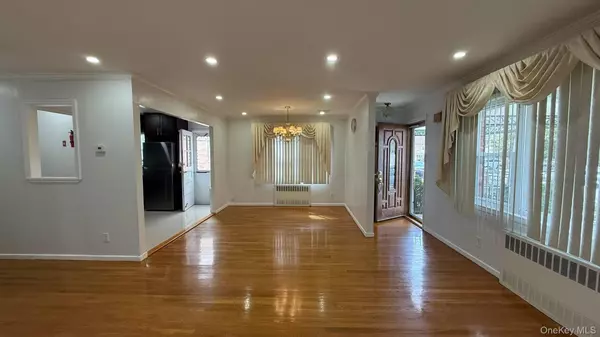 Whitestone, NY 11357,151-58 22nd AVE