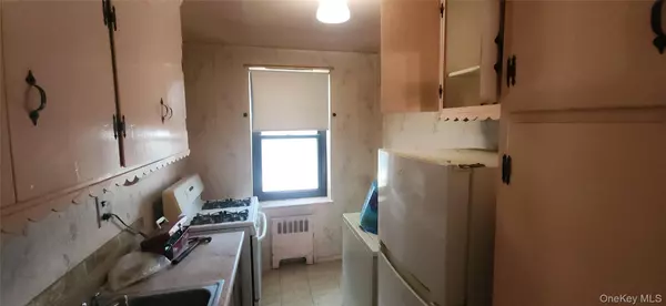 East Elmhurst, NY 11369,90-08 32 AVE #108