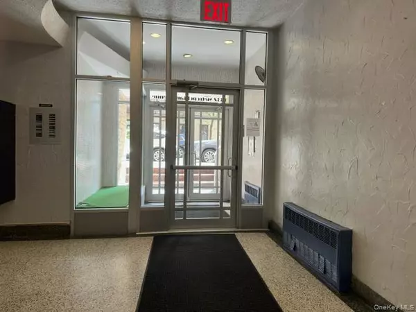 Bronx, NY 10462,1332 Metropolitan AVE #6A