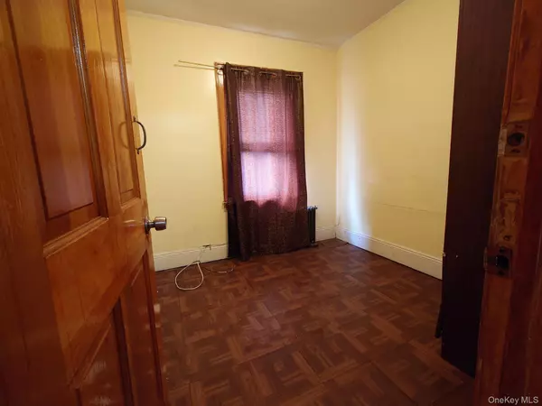 Saint Albans, NY 11412,115-47 199th ST