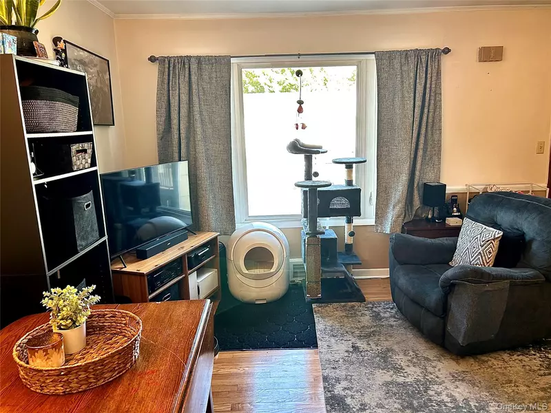 102 Overocker RD #2, Poughkeepsie, NY 12603