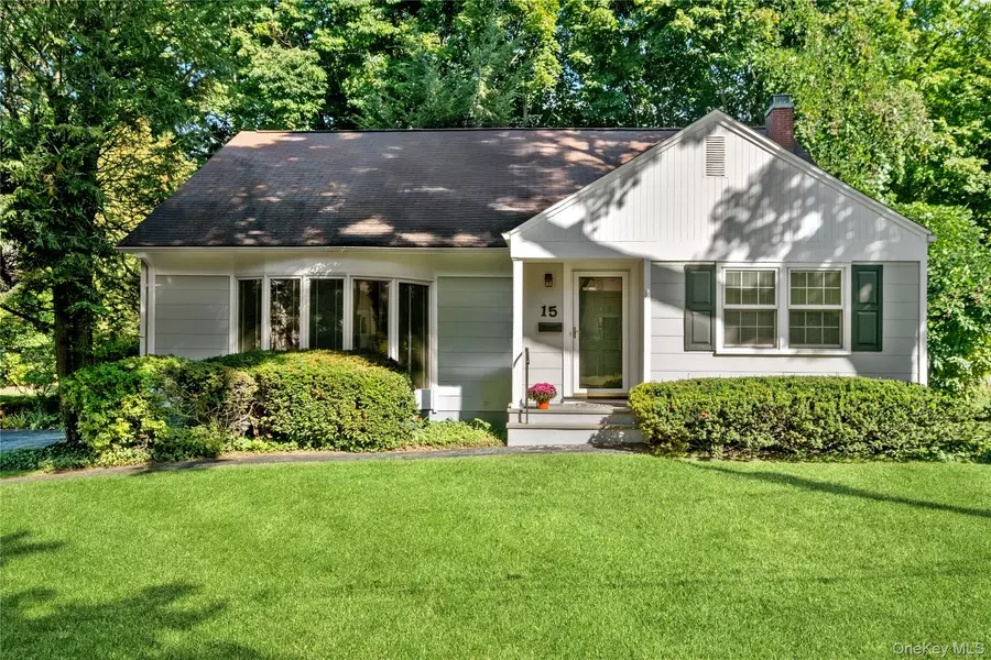 15 Carlyle PL, Hartsdale, NY 10530